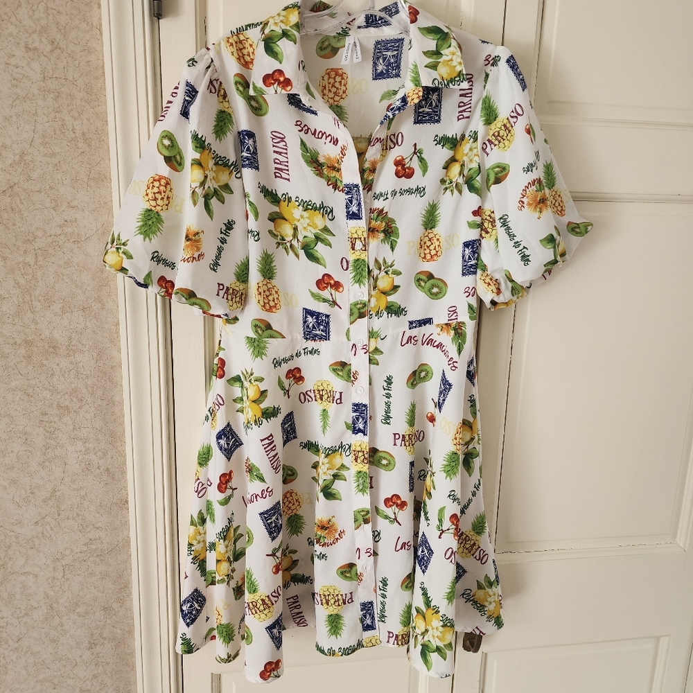 shirt dress with floral and graphic prints. Button-up front.pit To pit 19" - Picture 2 of 8
